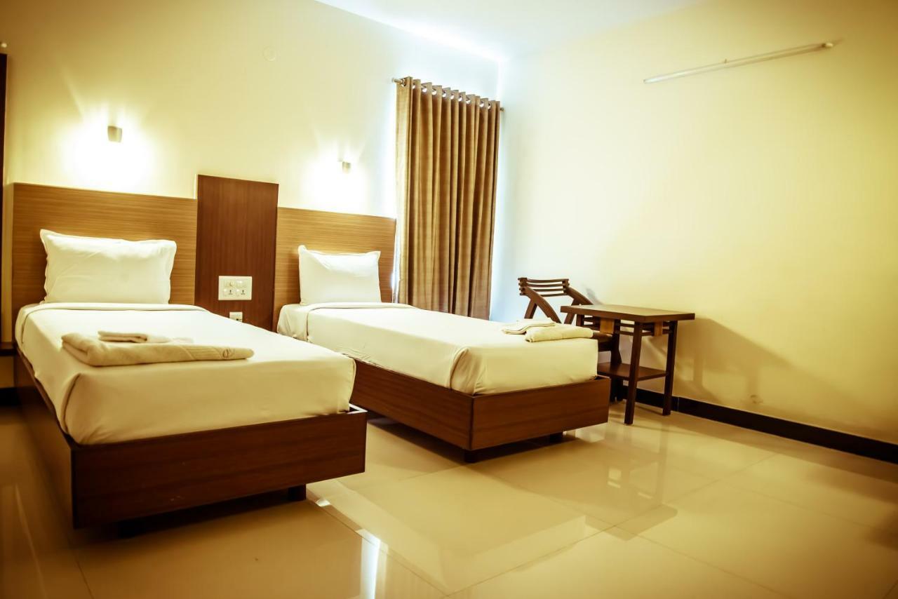 The Pioneer Hotel Visakhapatnam Exterior foto