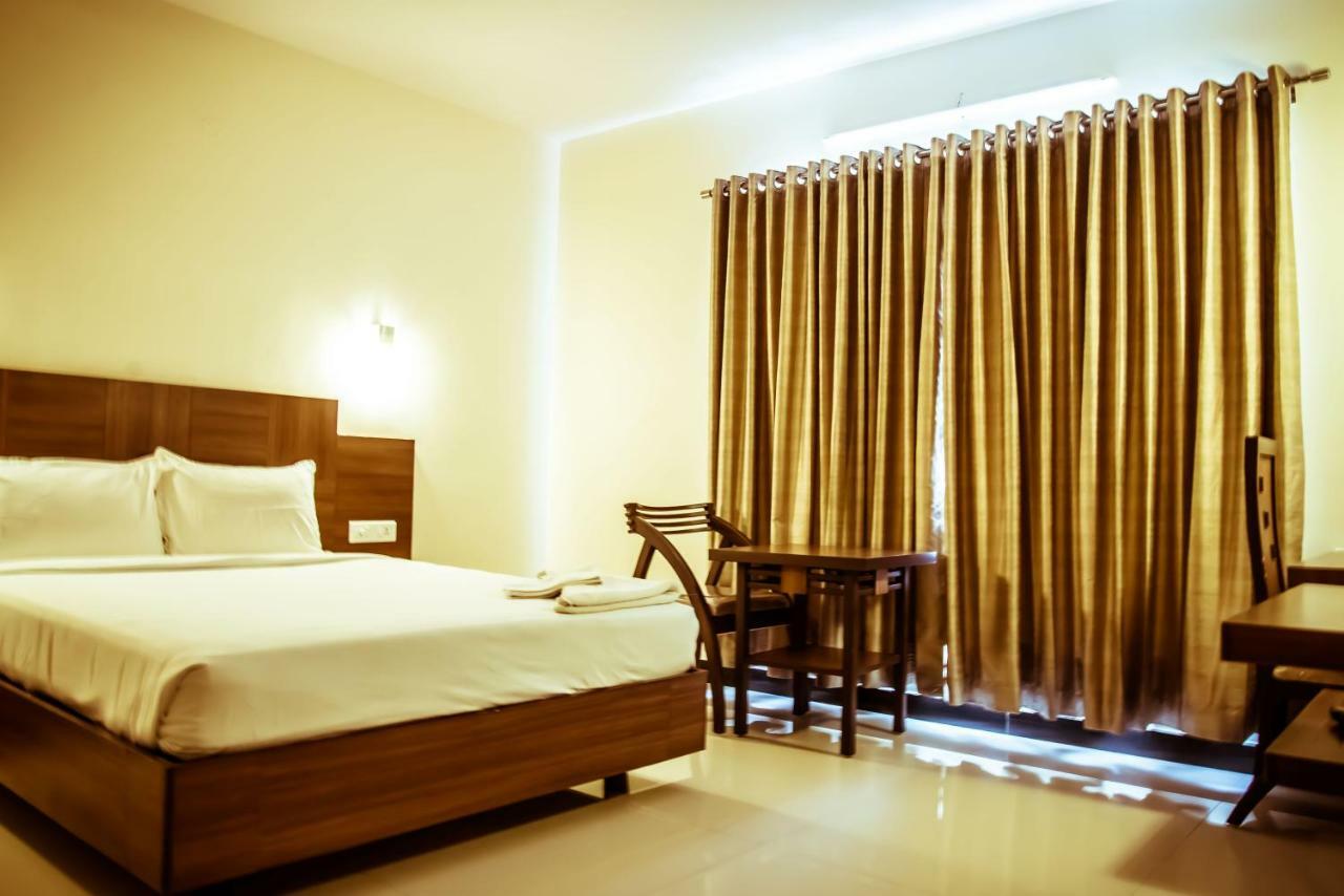 The Pioneer Hotel Visakhapatnam Exterior foto