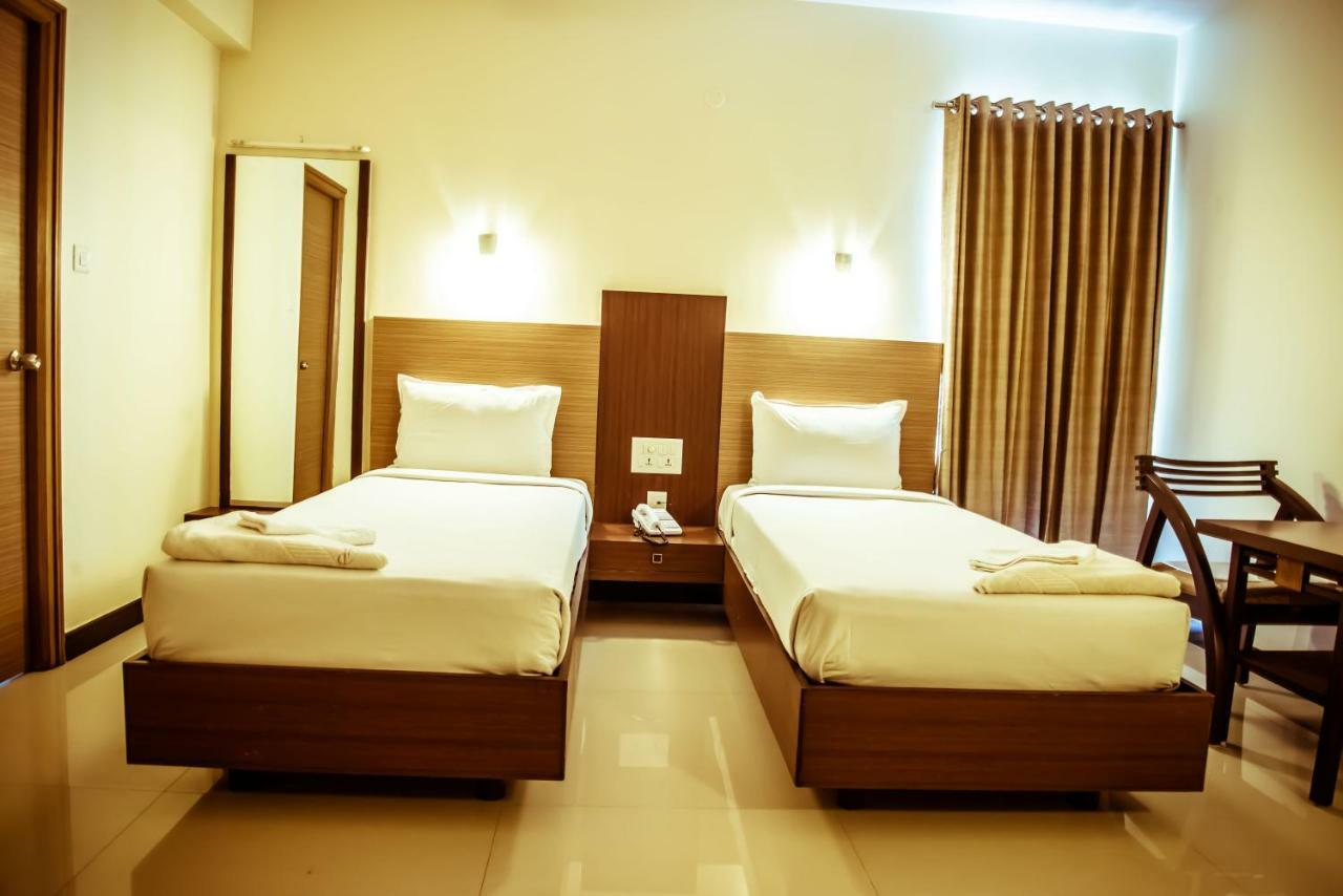 The Pioneer Hotel Visakhapatnam Exterior foto